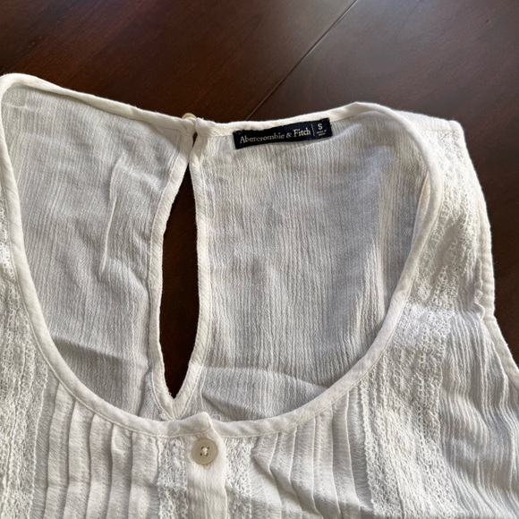 Abercrombie and Fitch white tank flowy top lace accents button size small - Picture 2 of 7